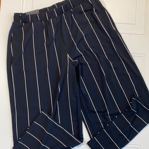 Banana Republic Pants - NWT Banana Republic Wide Leg Pull On Crop Pants M